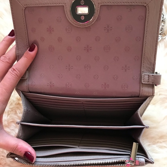 Tory Burch chain wallet - Picture 6 of 6